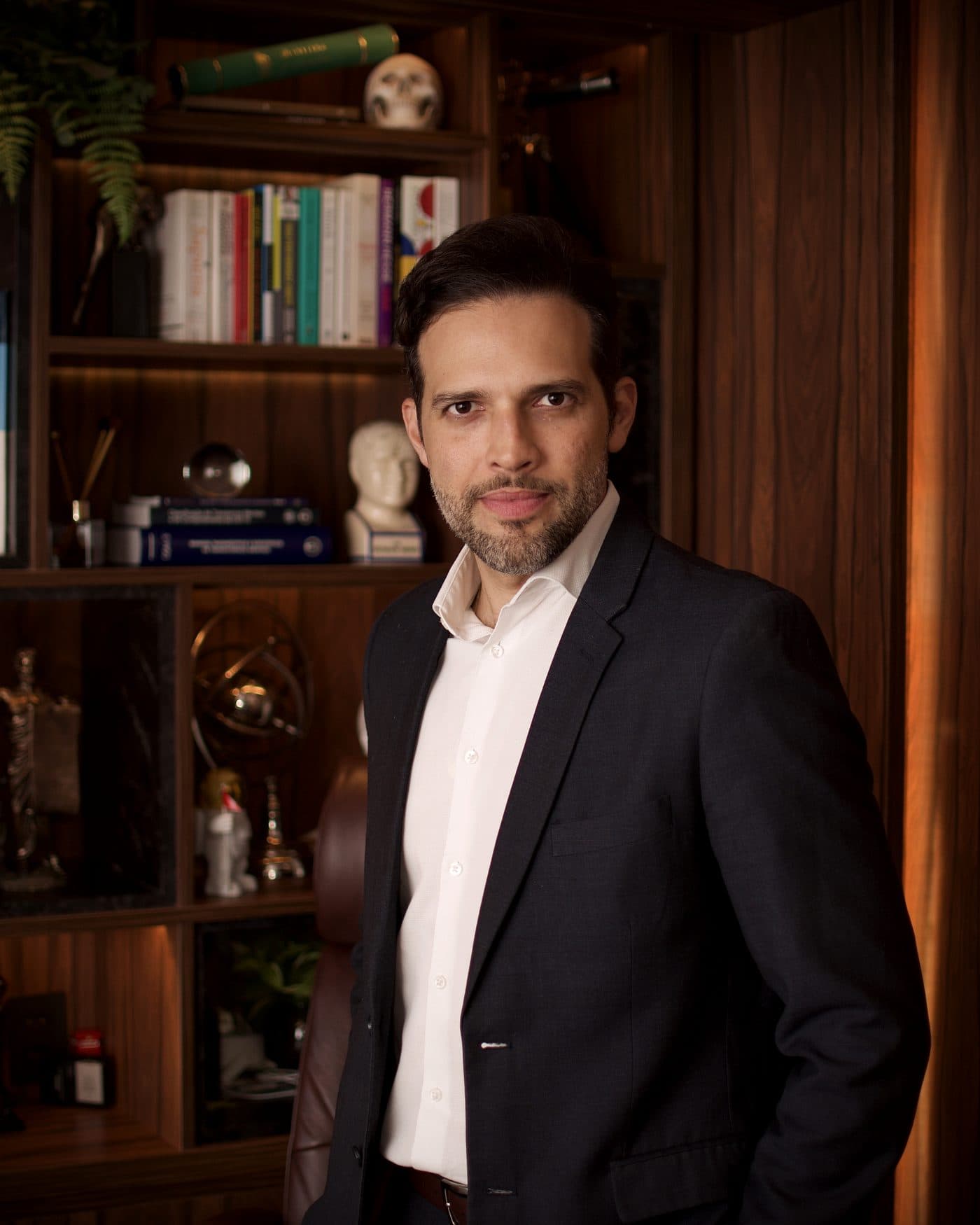 Dr. Daniel Cavalcante no consultório da Clínica Trianon, na Av. Paulista